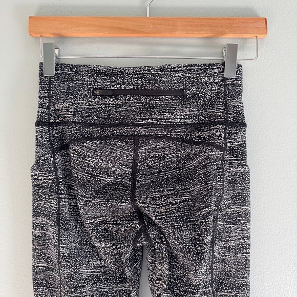 Lululemon Pace Perfect Legging - Picture 9 of 12